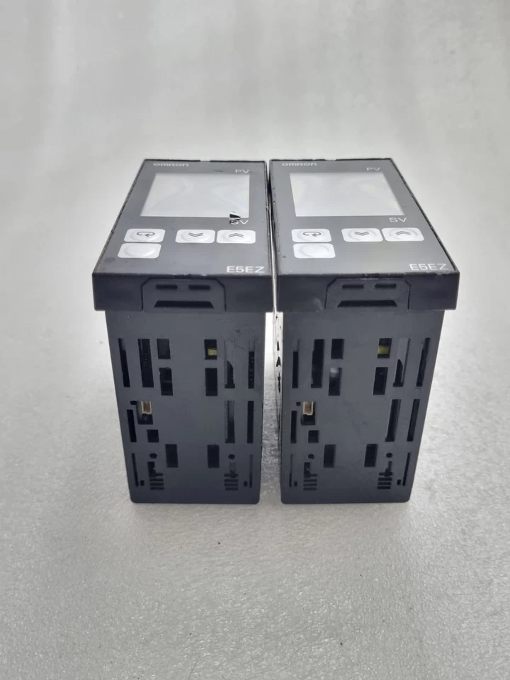 Lot of 2 Pcs Omron E5EZ-C3T Temperature Controller E5EZC3T (Used Working)